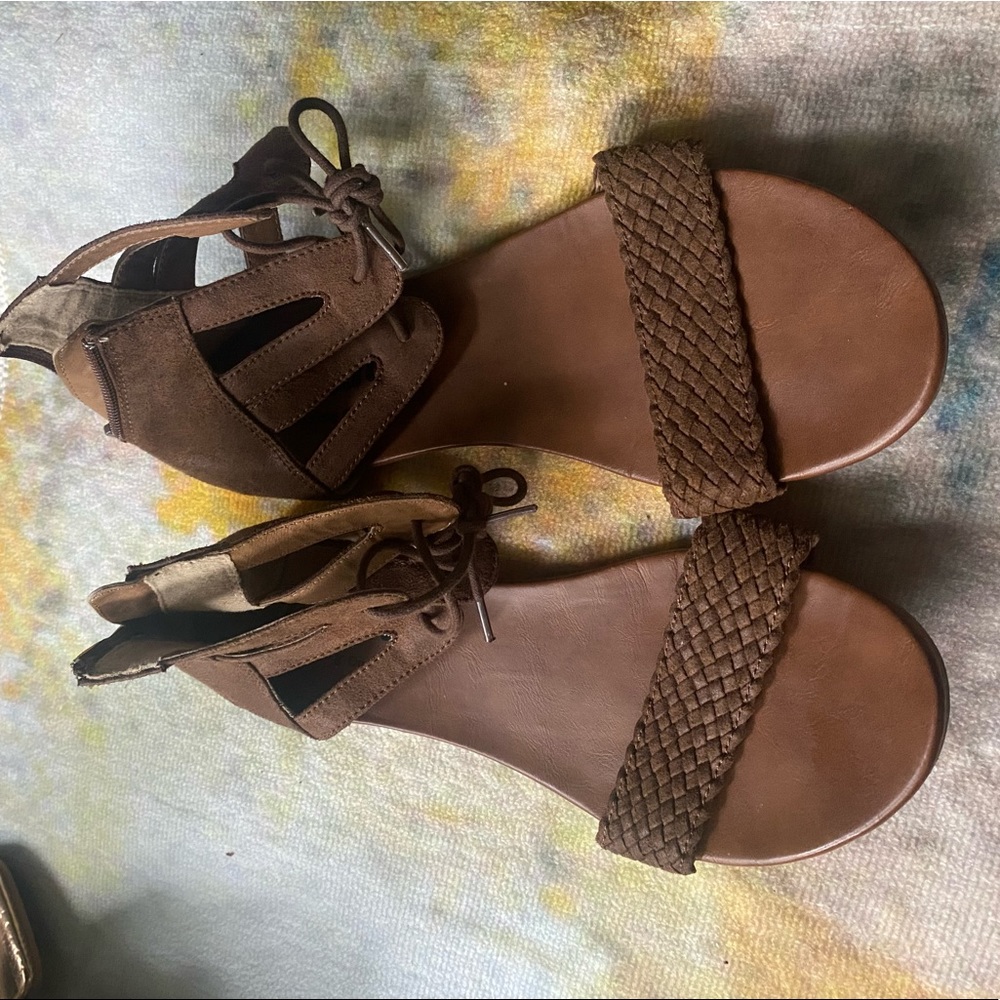 Womens size 9 sandals